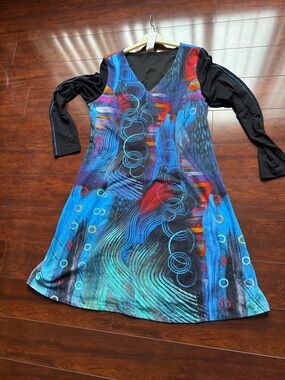 Abstract Wave-Print Long Sleeve V-Neck Dress in Blue